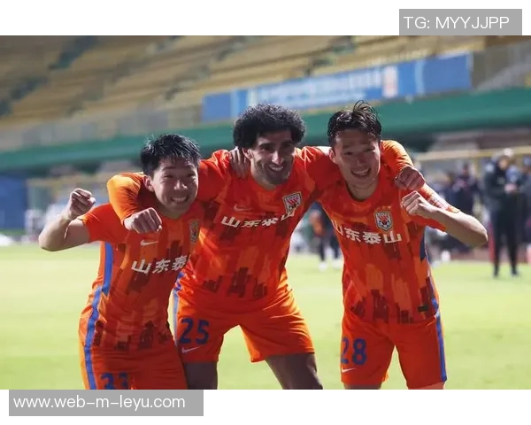 山东足球解说:深入解析山东球队的战术风格与球员表现 山东足球解说:深入解析山东球队的战术风格与球员表现