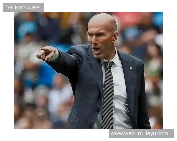 齐达内带领足球逆袭之路的传奇故事与辉煌成就解析